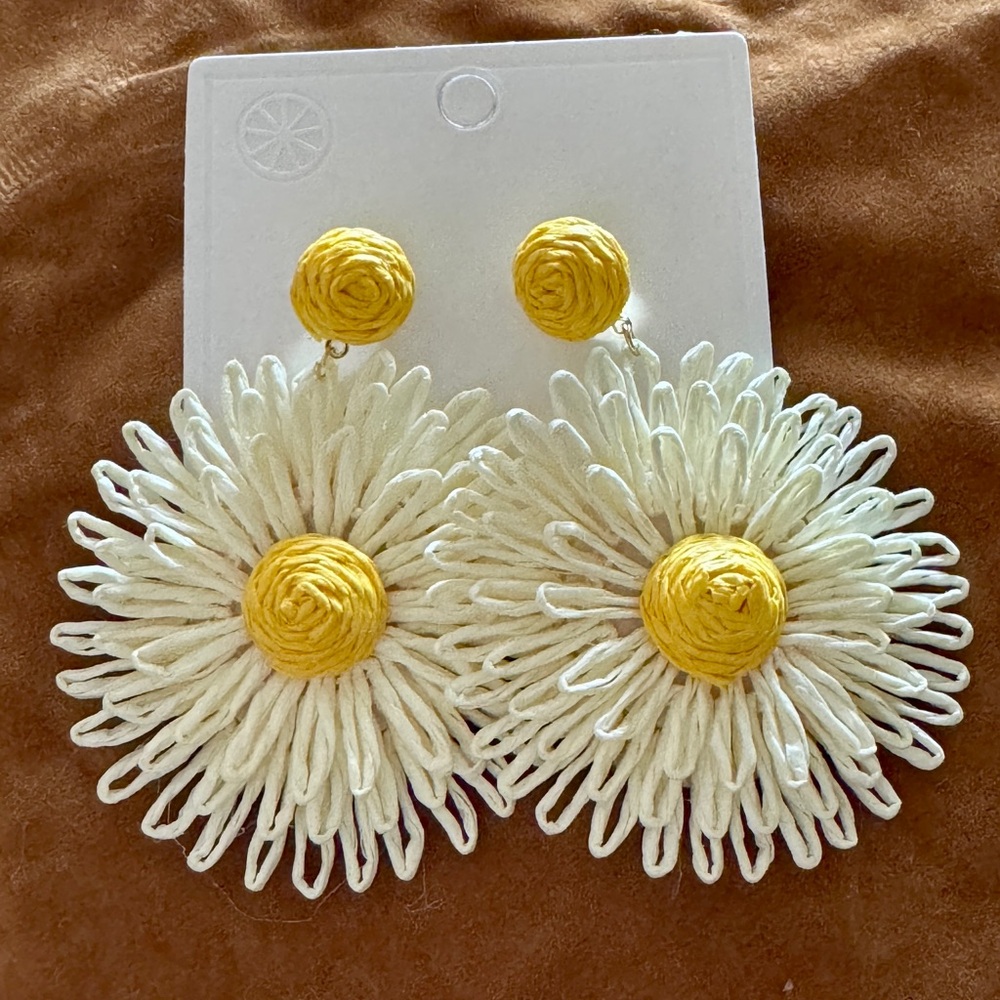 NEW Yellow and White Floral Earrings